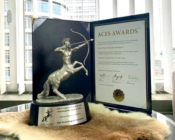 Wall Street English Indonesia Raih Penghargaan Industry Champions of the Year