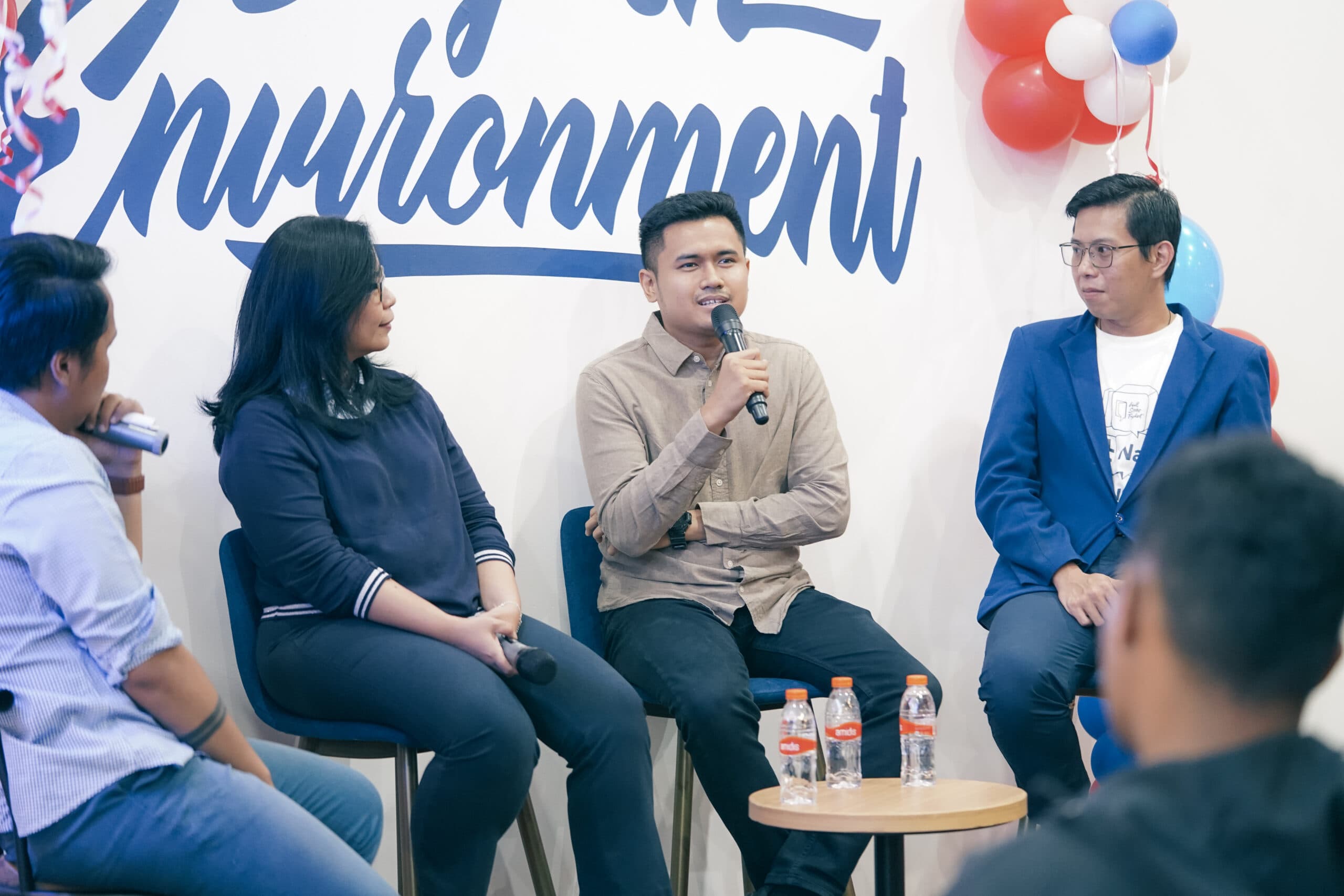 Berbincang Seputar Adaptasi di Lingkungan Kerja Internasional bersama Wall Street English dan Purwadhika Digital School