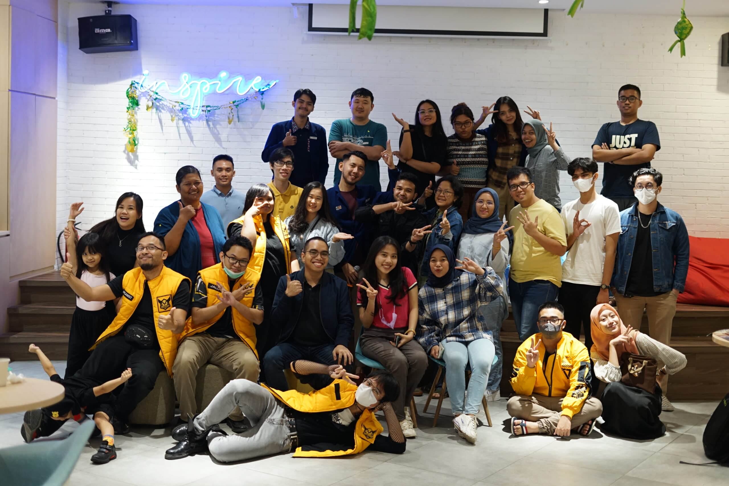 Keseruan Acara Ngabuburit Wall Street English Bersama Arcanum Hobbies