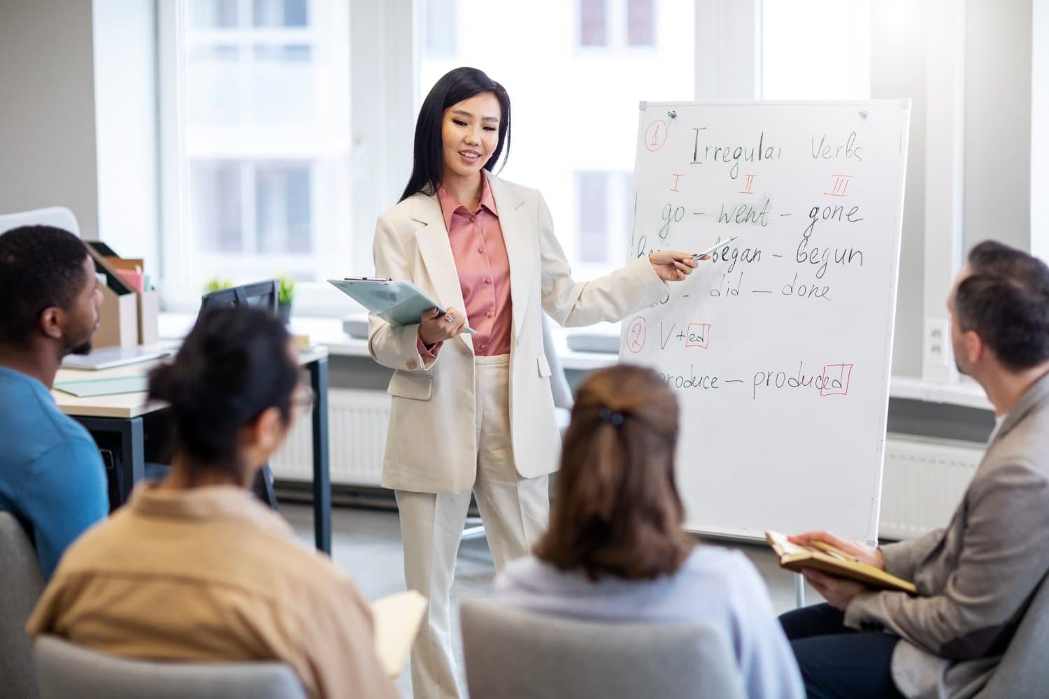 Framework English Training untuk Skala Enterprise