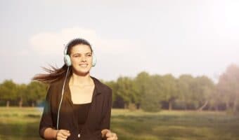 Bagaimana Cara Mudah Meningkatkan Skill Listening Bahasa Inggris?
