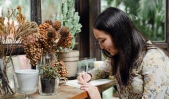 Menulis Kreatif: Definisi, Jenis dan Tips-nya
