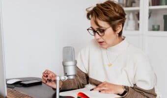 Storytelling? Apa Definisinya dan Tips yang Baik dalam Bercerita?