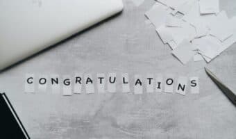 Congratulations (Selamat): Arti, Contoh, dan Cara Penggunaan