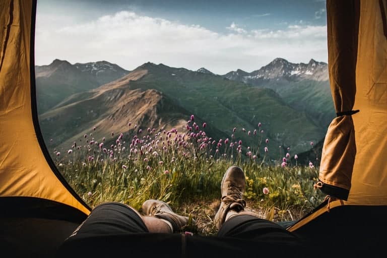 Suka Camping? Ini Dia, 5 Lokasi Kemah Paling Keren di Dunia!