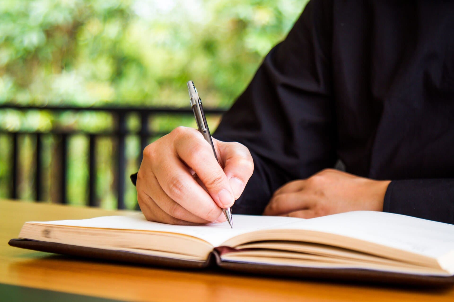 Contoh Deskripsi Pengalaman Kerja yang Efektif untuk CV Profesional